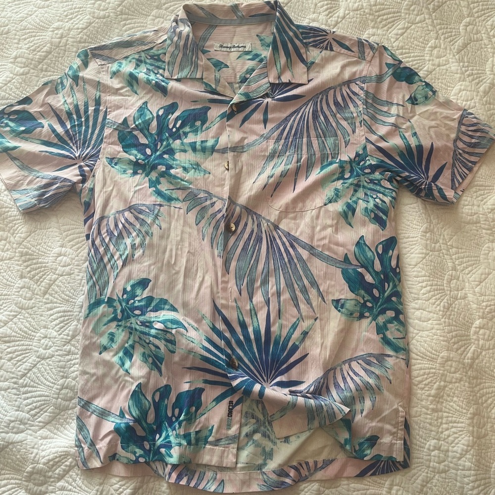 Tommy Bahama  Pink and Blue Tropical Leaf Print Men's Shirt (Small)